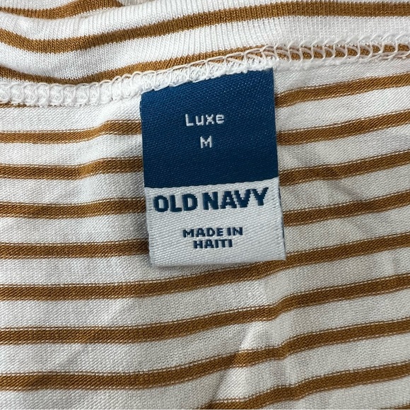 Old Navy Luxe V Neck Sleeveless Top - Picture 3 of 3